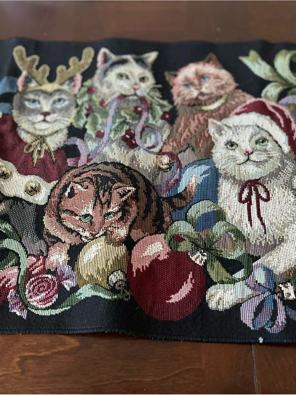 Cats & Kittens Christmas Tapestry Table Runner w/Tassels 52